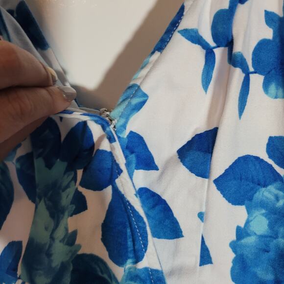 MinkPink Size XS	Blueberry Bloom Ivory and Blue Floral Print Romper Pleated - Picture 11 of 12